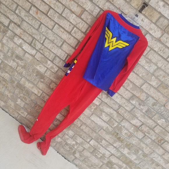 Wonder Woman Pajamas Costume DC Comics Footed RedBlue OnePiece Small/Medium pjs - Picture 3 of 10